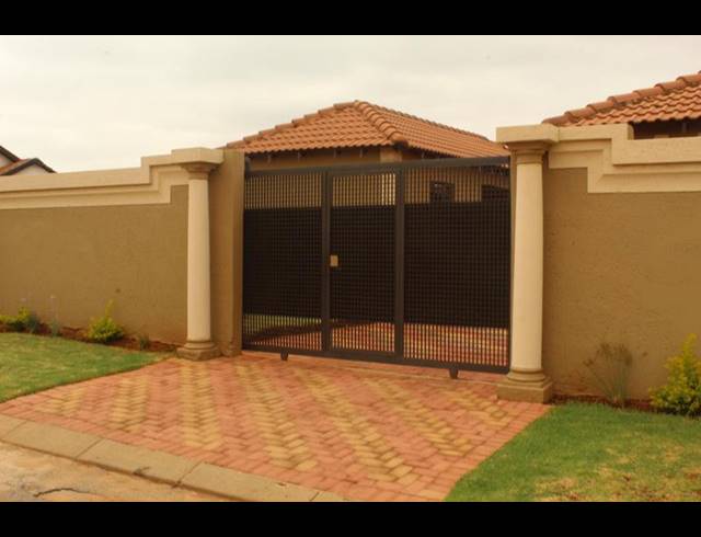 3 BEDROOM HOUSE FOR SALE IN DOORNKOP